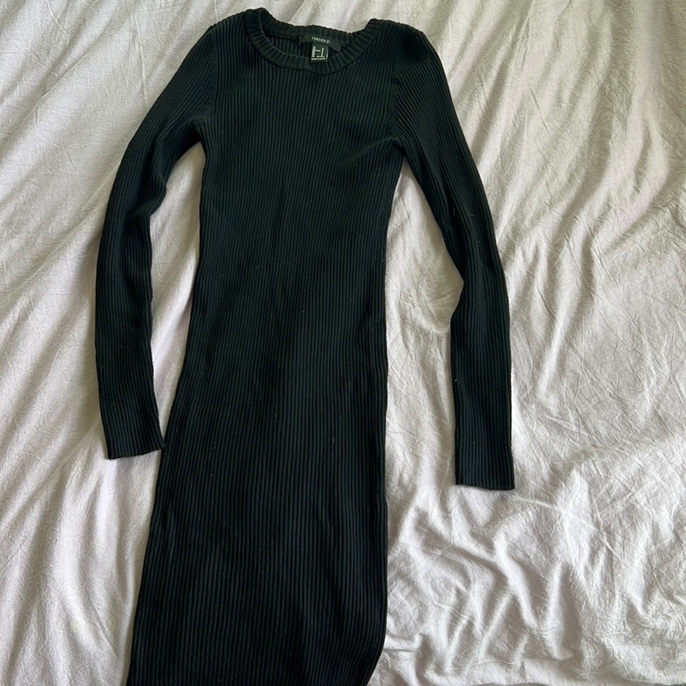 Black bodycon dress